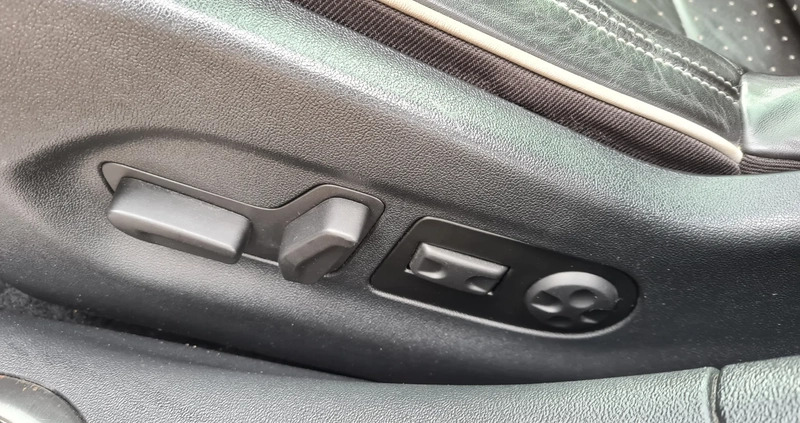 Citroen C5 cena 33900 przebieg: 211000, rok produkcji 2011 z Warszawa małe 562